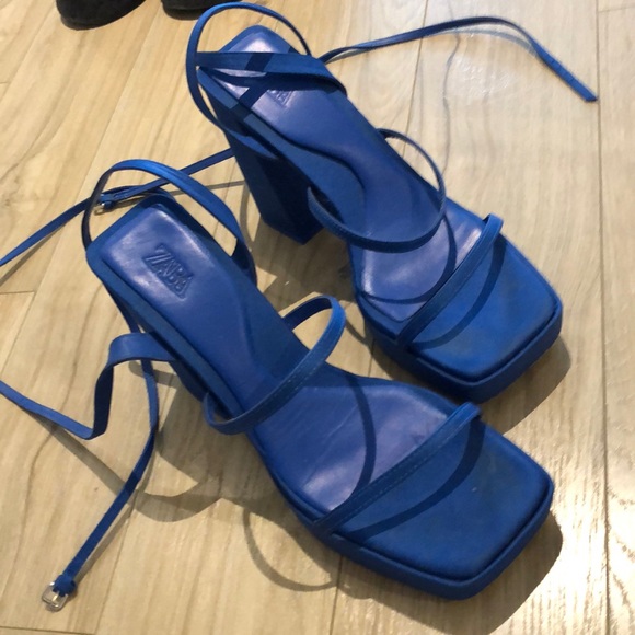 The CUTEST blue heels from Zara. - Picture 2 of 3